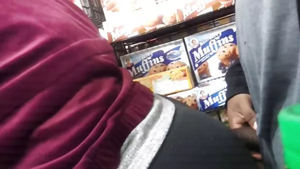 家庭主妇的高潮奶奶握多的奶油馅饼色情