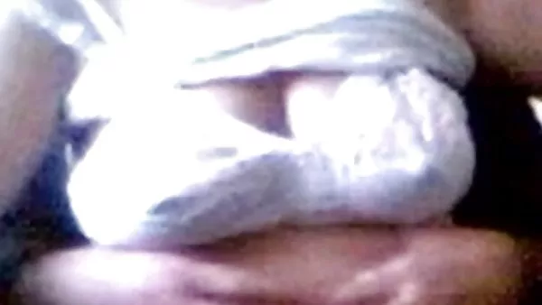 啦啦队长的阴部免费凸轮免费提供的色情片的间谍